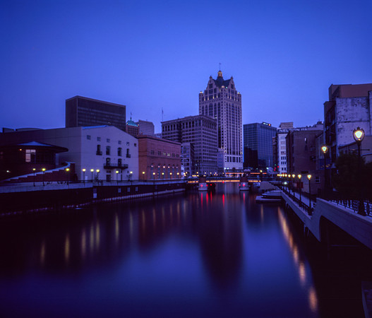 Milwaukee River, Downtown